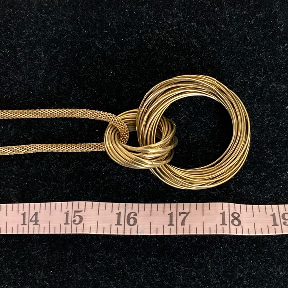 VINTAGE Gold Tone Circle Pendant Long Necklace - Picture 4 of 8